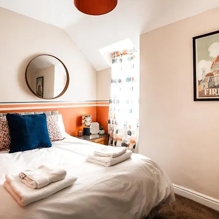 Casa de Férias With Airhgt At 3 Bedroom House Near The Stray Harrogate