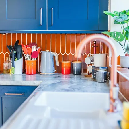 With Airhgt At 3 Bedroom House Near The Stray Nyaraló